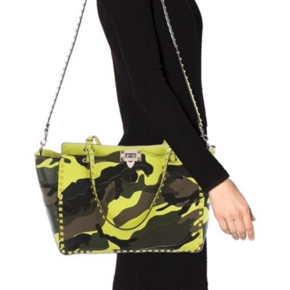 Valentino Rockstud Camo Tote ⭐️RARE - Picture 2 of 10
